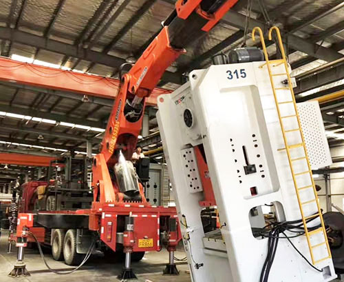 青龙附近随车吊出租，轻松解决运输难题